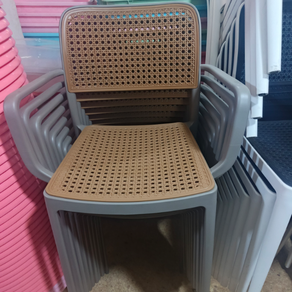 Restaurant chair