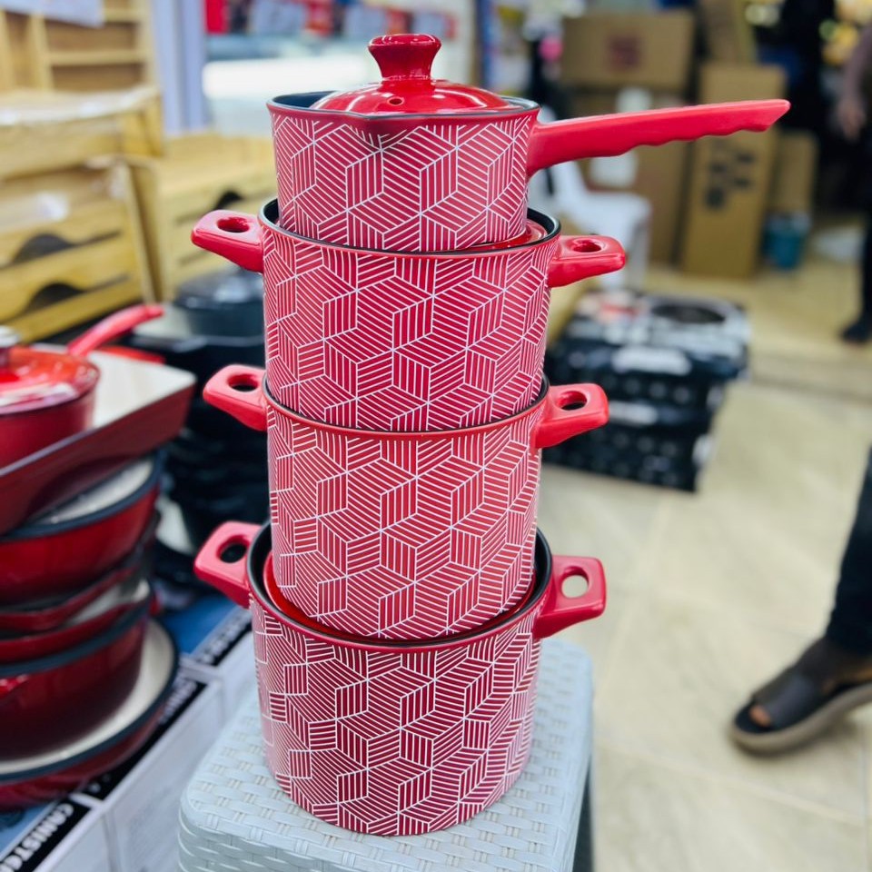ceramic cooking pots.we only use them on Gas and electric cooker 4pcs