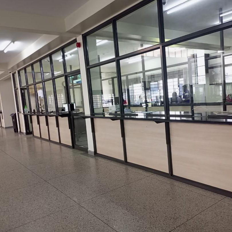 aluminum office partitioning