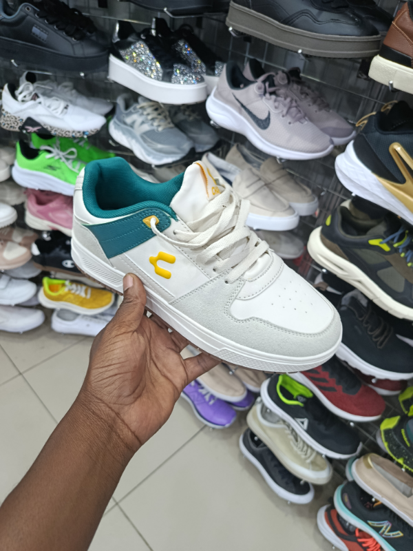 Ladies sneakers