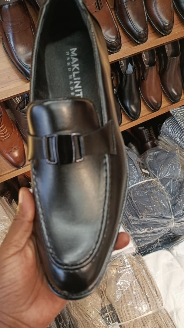 men's shoe