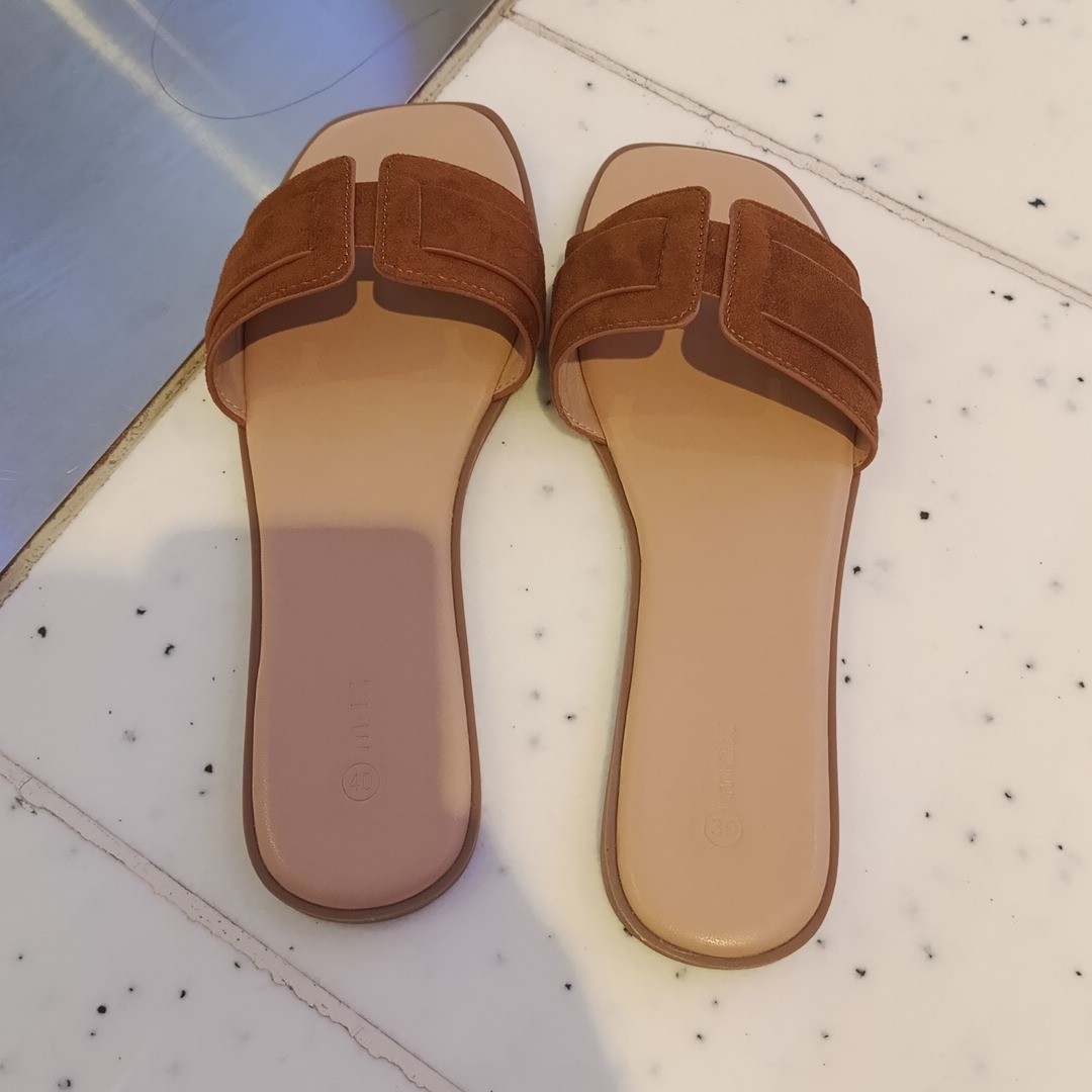 ladies sandal max