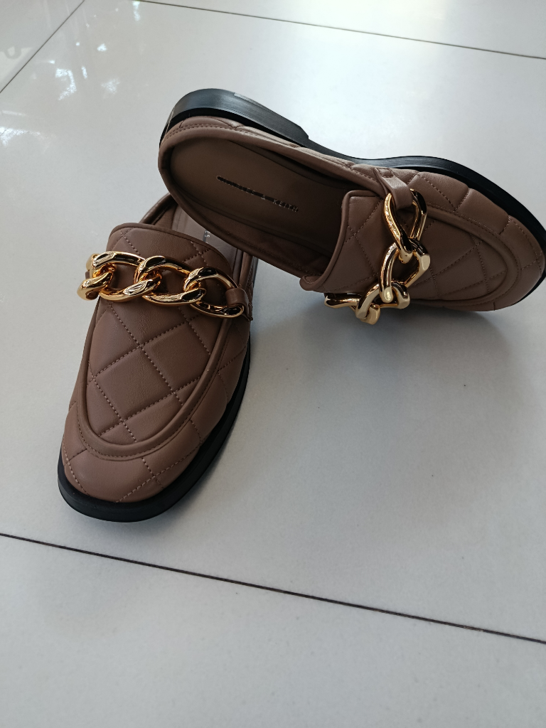 Lady sandal Charles & Keith