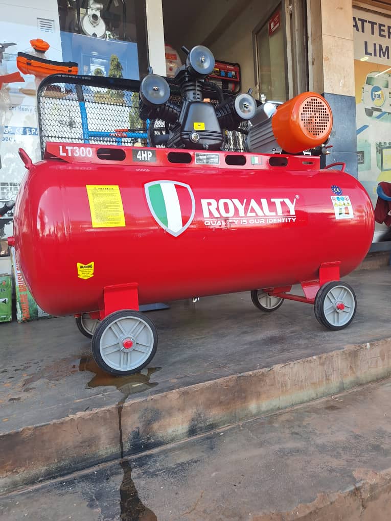 AIR COMPRESSOR (300LTRS)