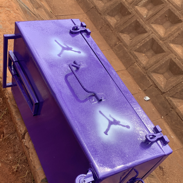 beautiful purple 💜 metal rolling suitcases with rolls