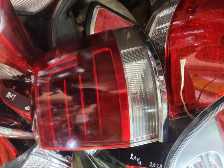land cruiser gxr 2018 backlight