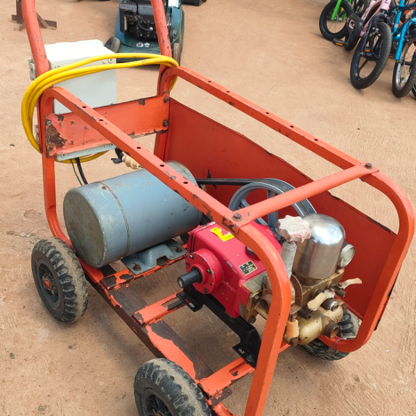 commercial pressure washer