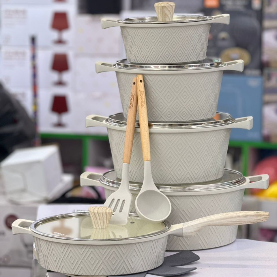 Non-stick serving dishes with spoon & flying pan,glass covers set